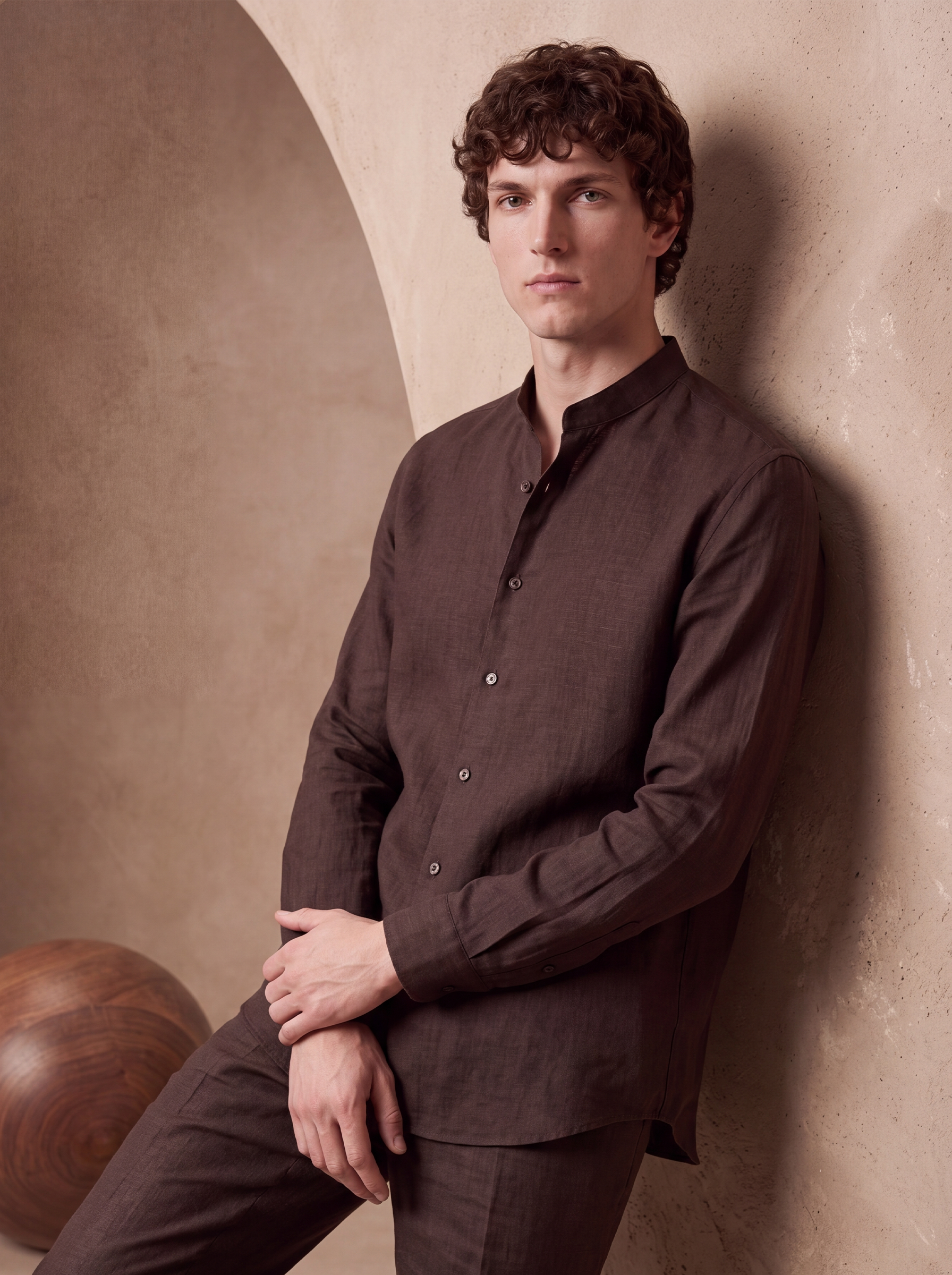 LINEN MANDARIN COLLAR SHIRT - Brown