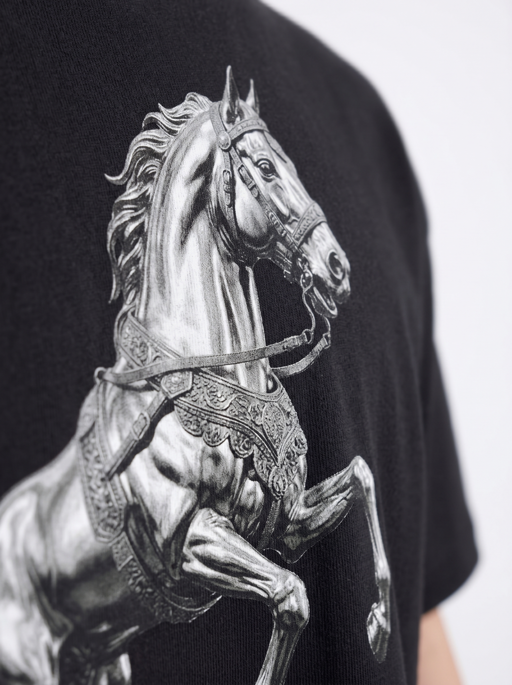 OVERSIZED TEE - Silver Horse